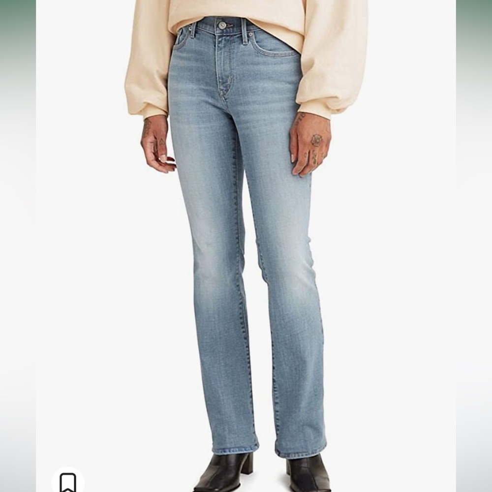 NWT Brand New Levi’s Classic Boot Cut Medium Wash Denim Jeans